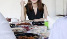 麻豆外卖员,穿梭都市的美食使者